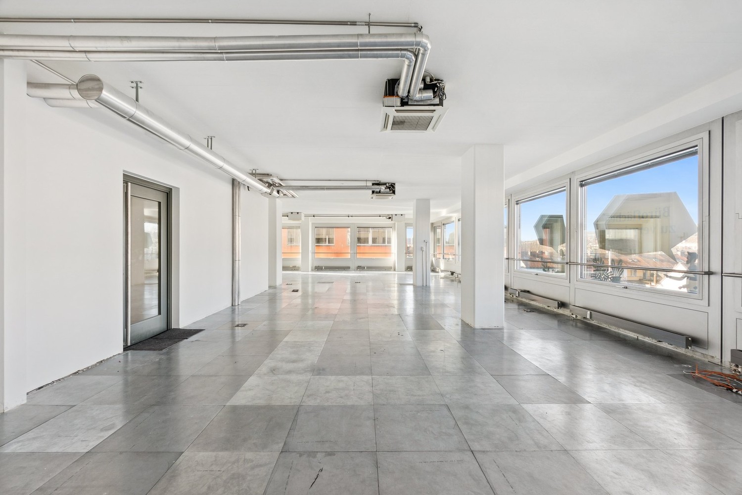 194m² office