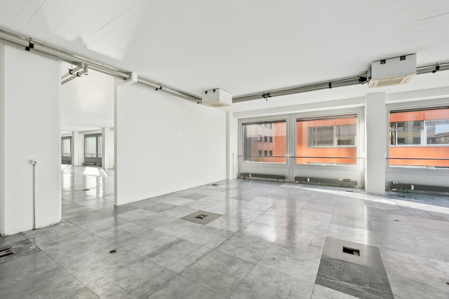 194m² office