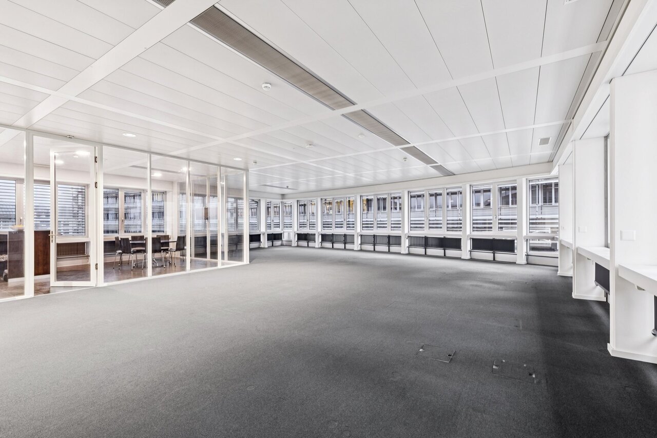 288m² office