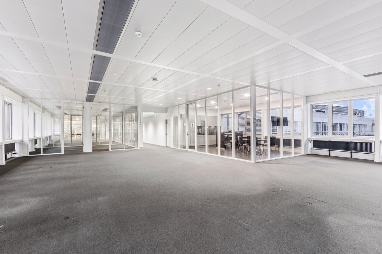 288m² office