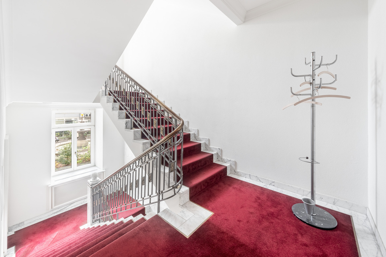 457m² office