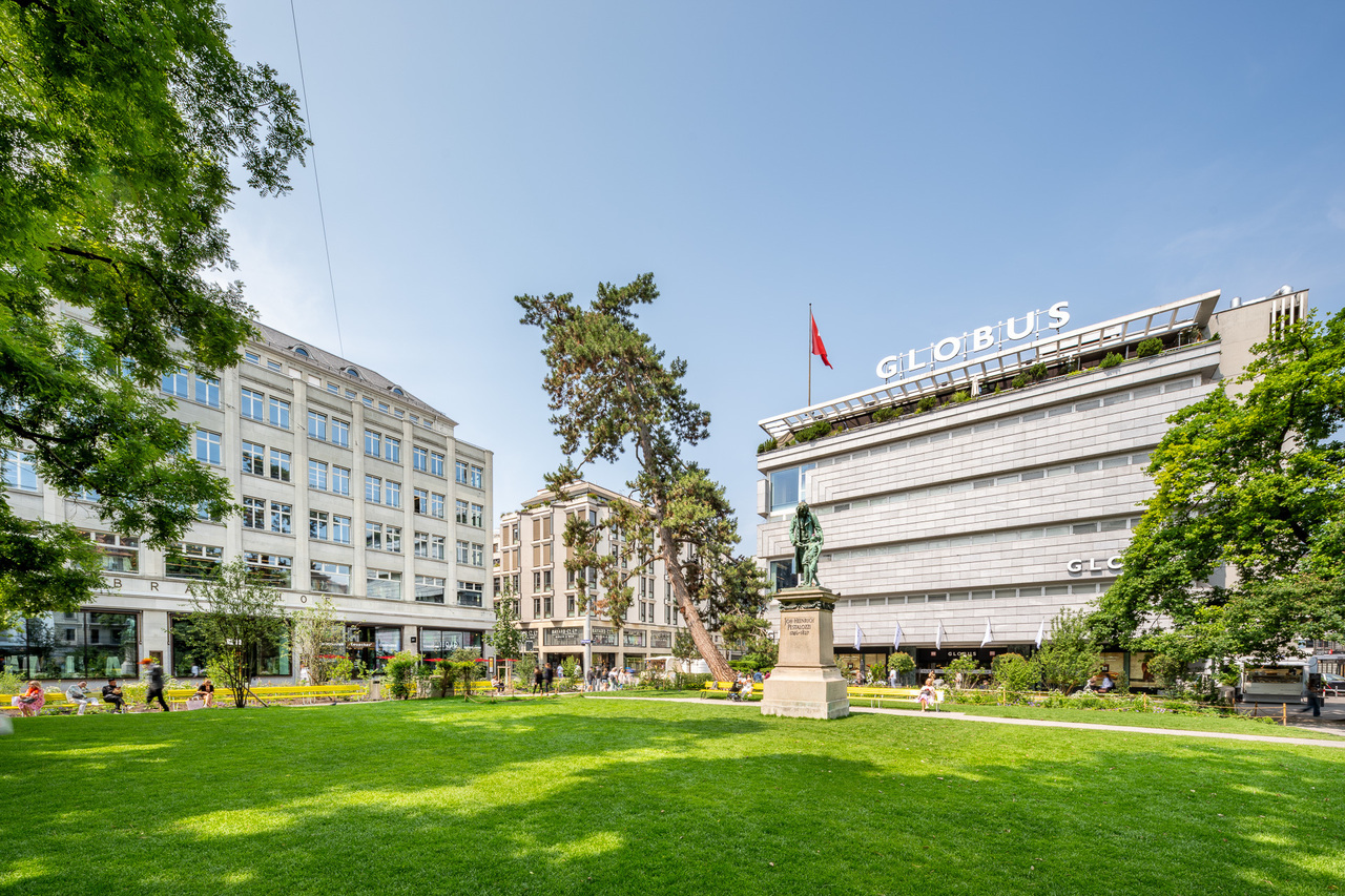 2300m² office