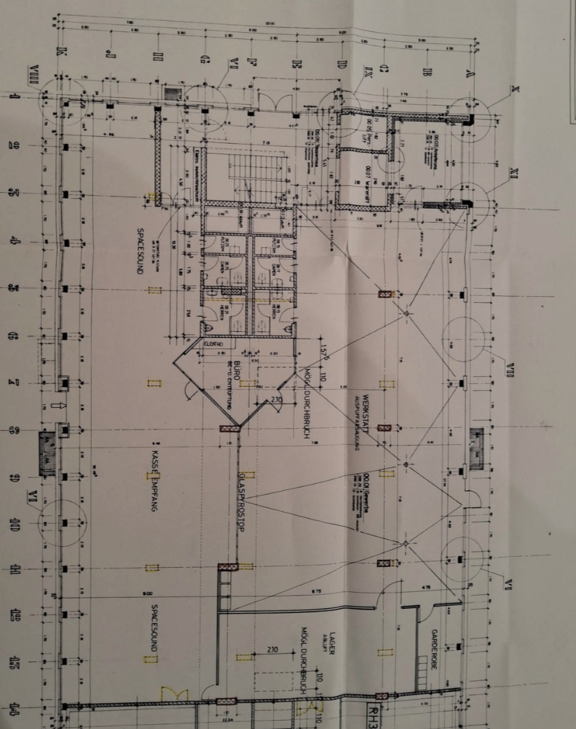 670m² shop