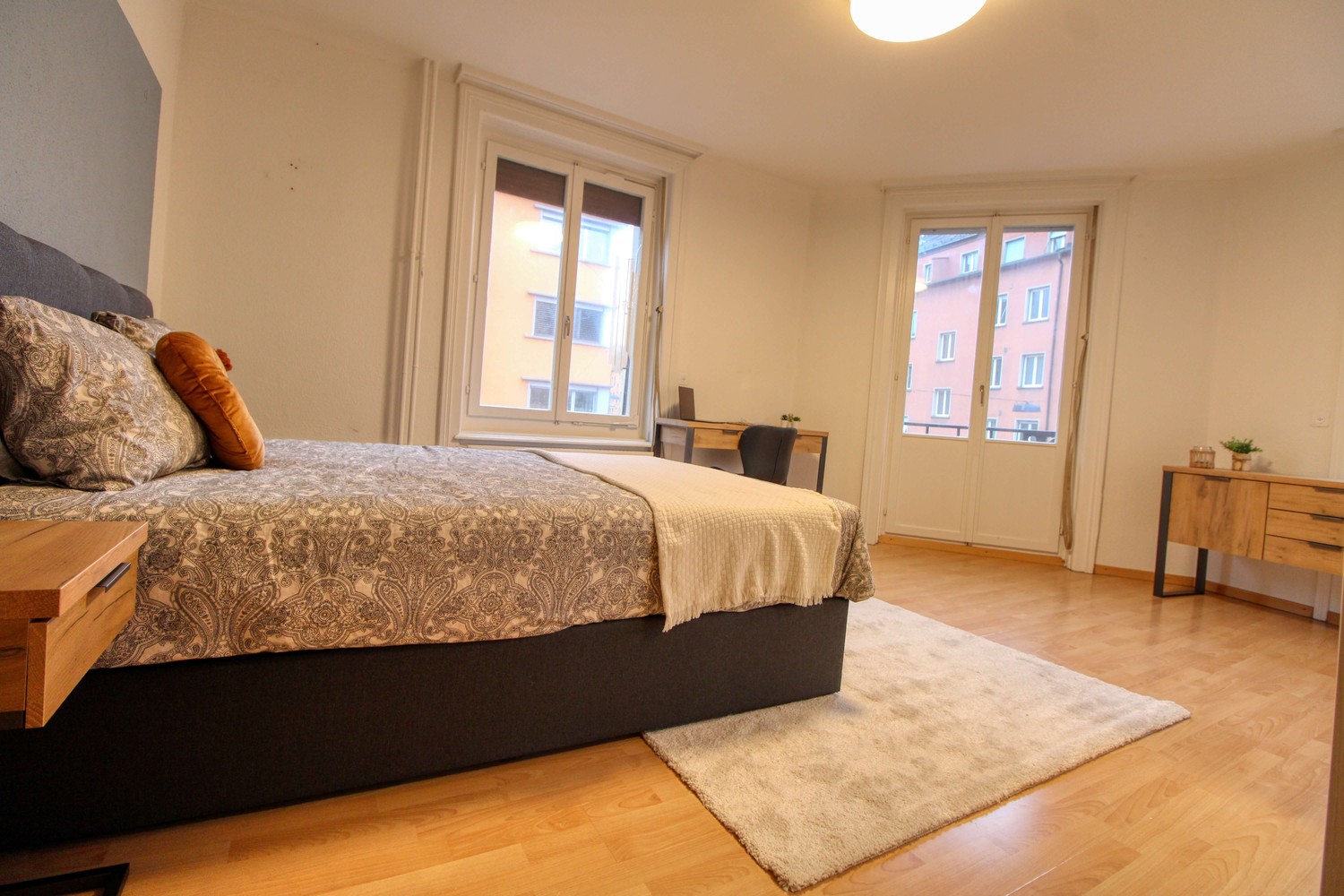 1 room single room