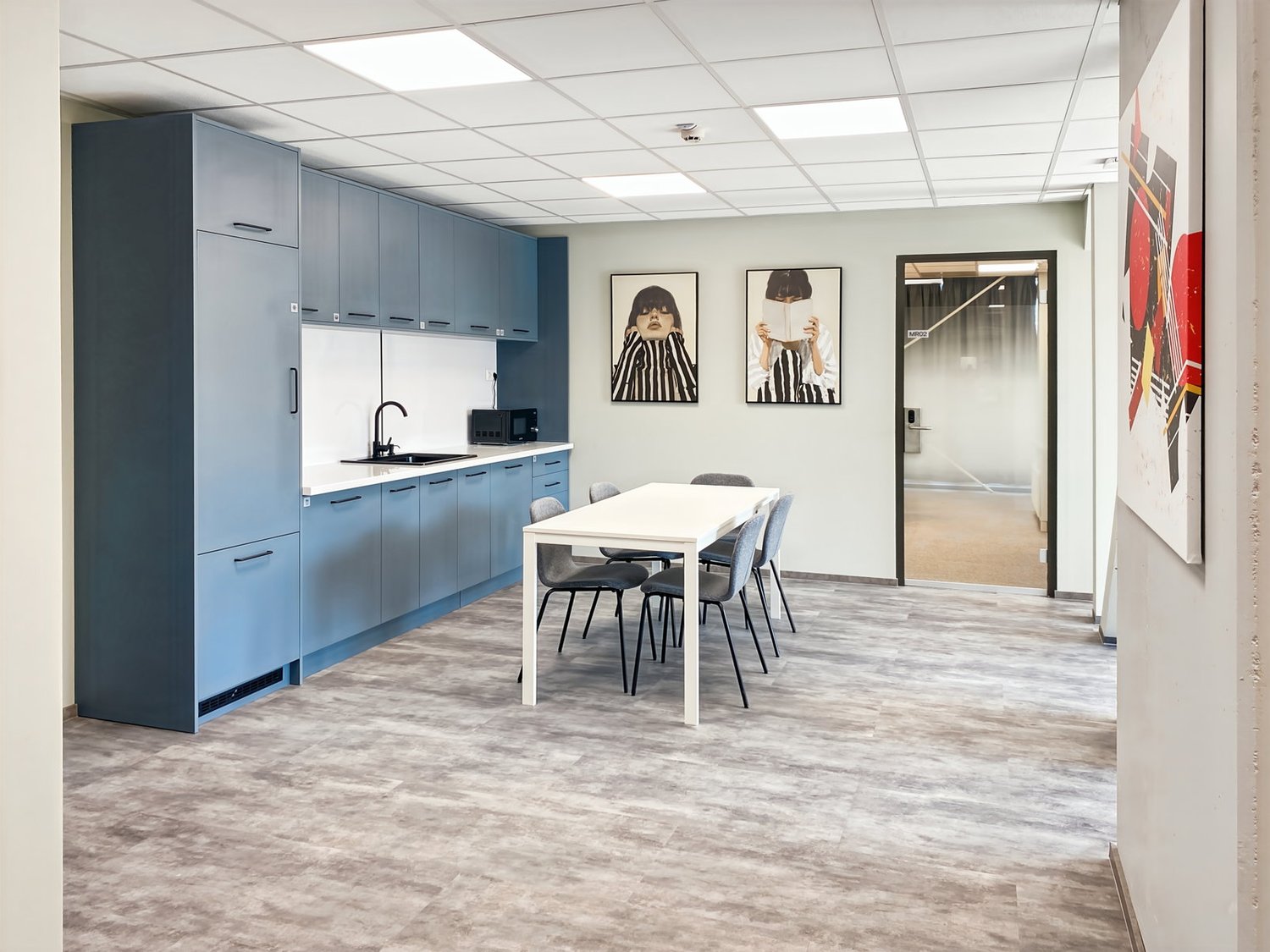 150m² office