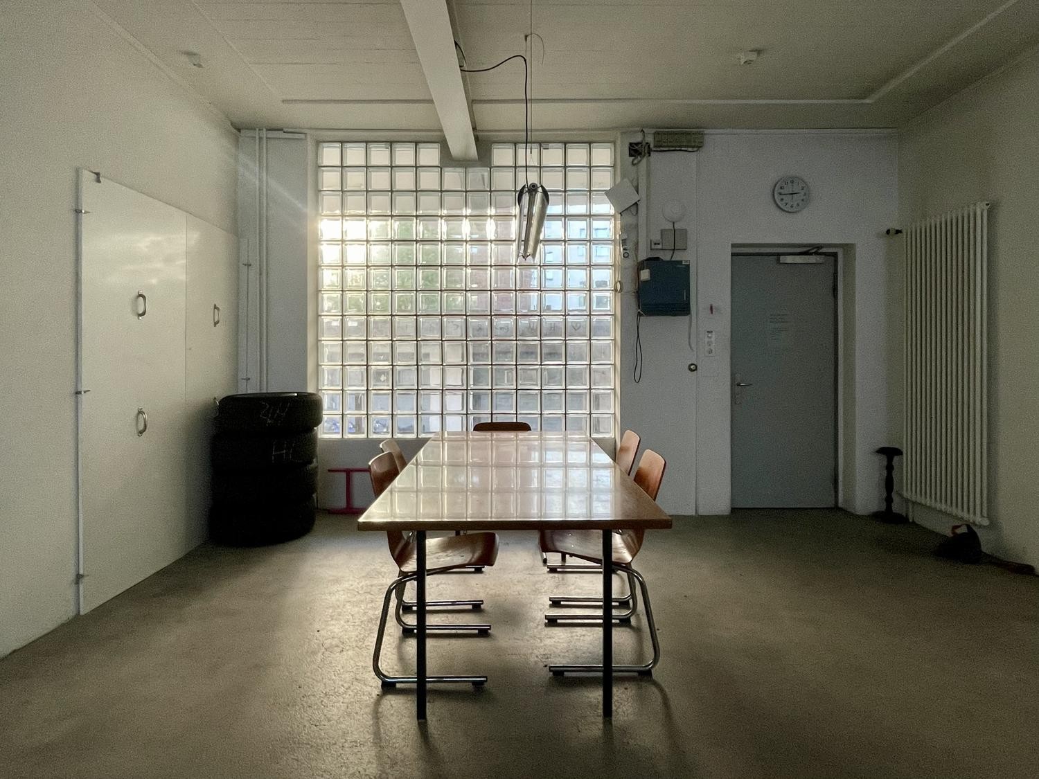 68m² office