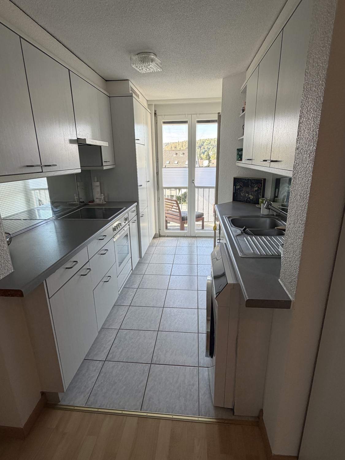 Furnished 2.5-room apartment for sublet in Zurich, photo 3 of 5