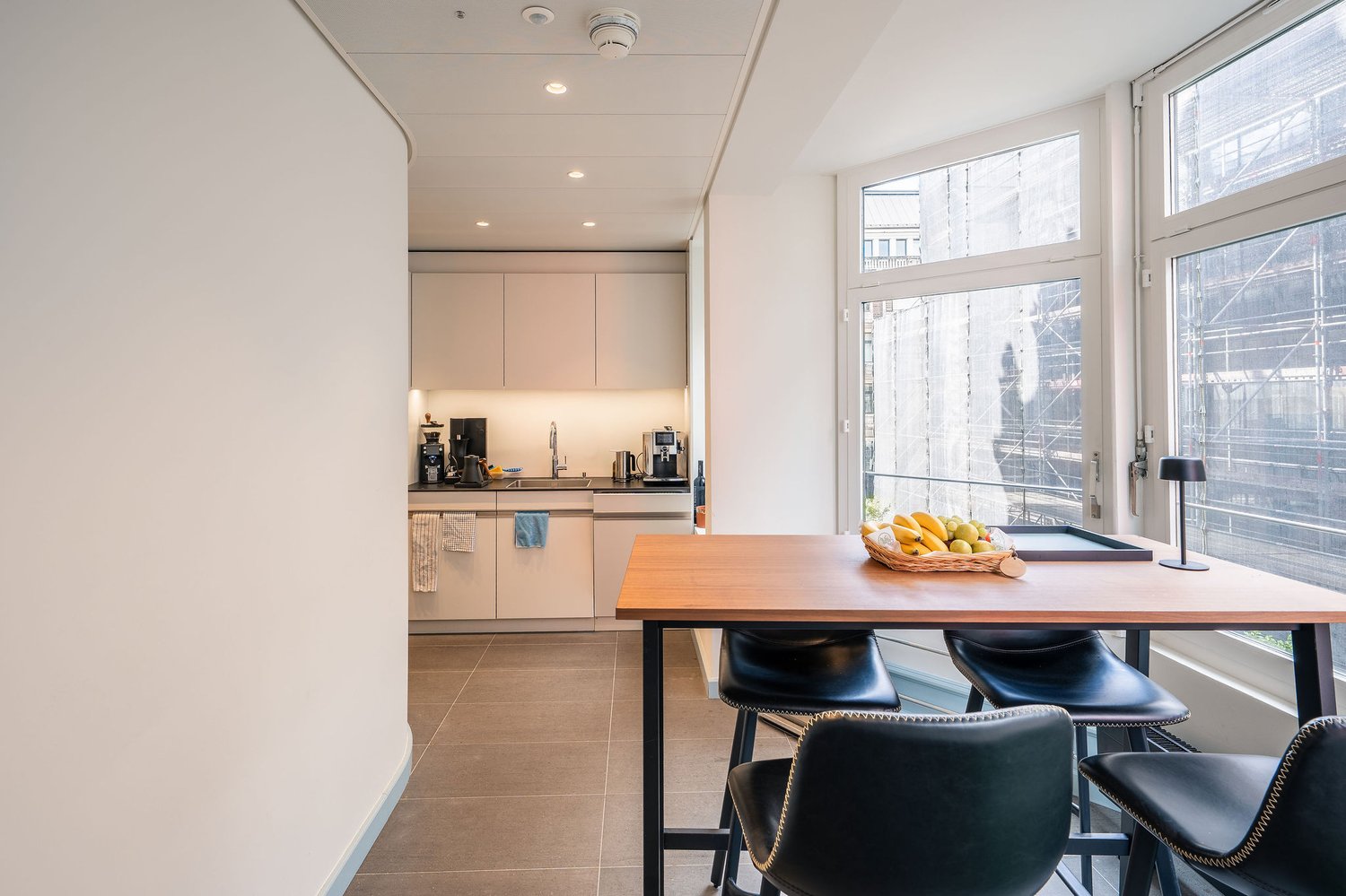 210m² office