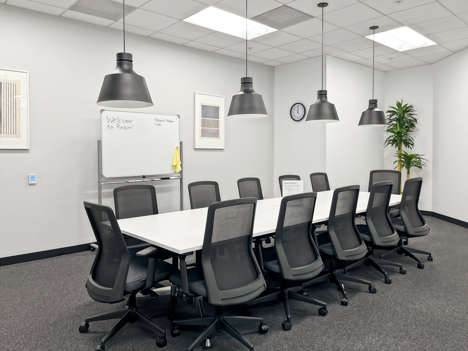 300m² office