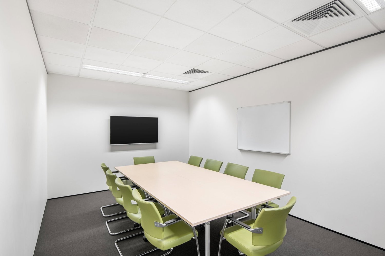 300m² office