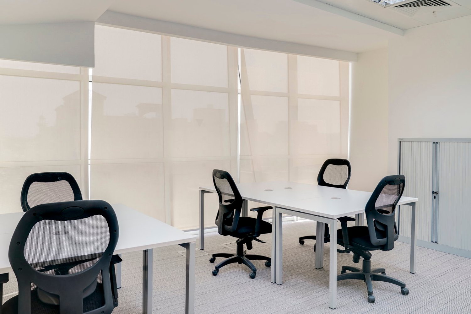 300m² office