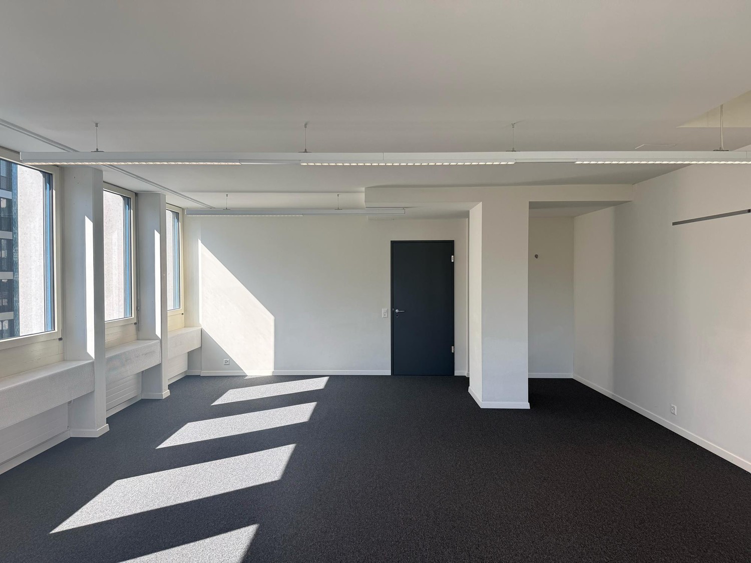 56m² office