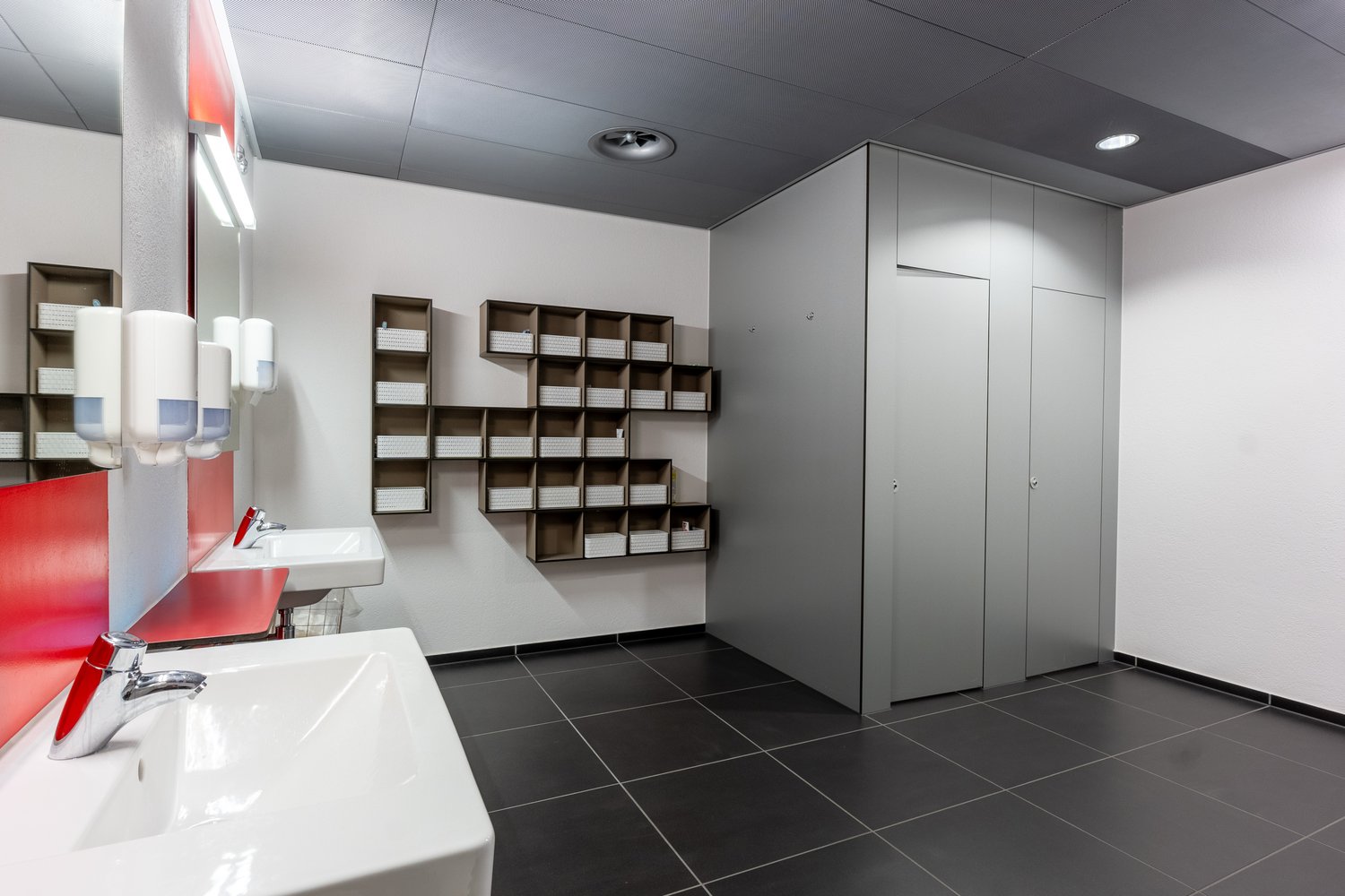 752m² office