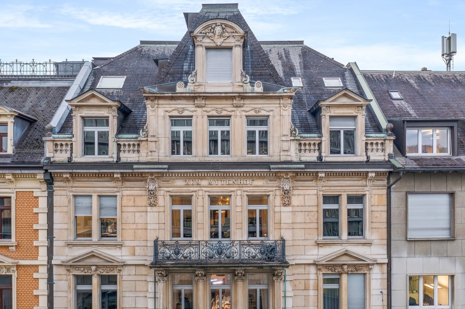 132m² office