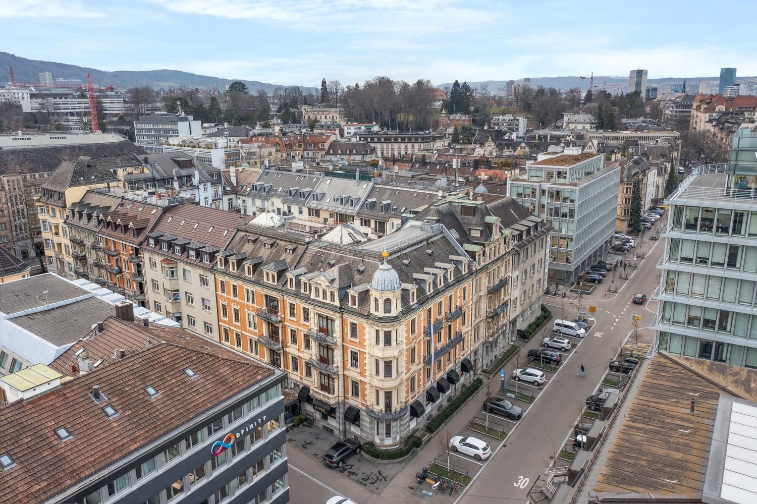 132m² office
