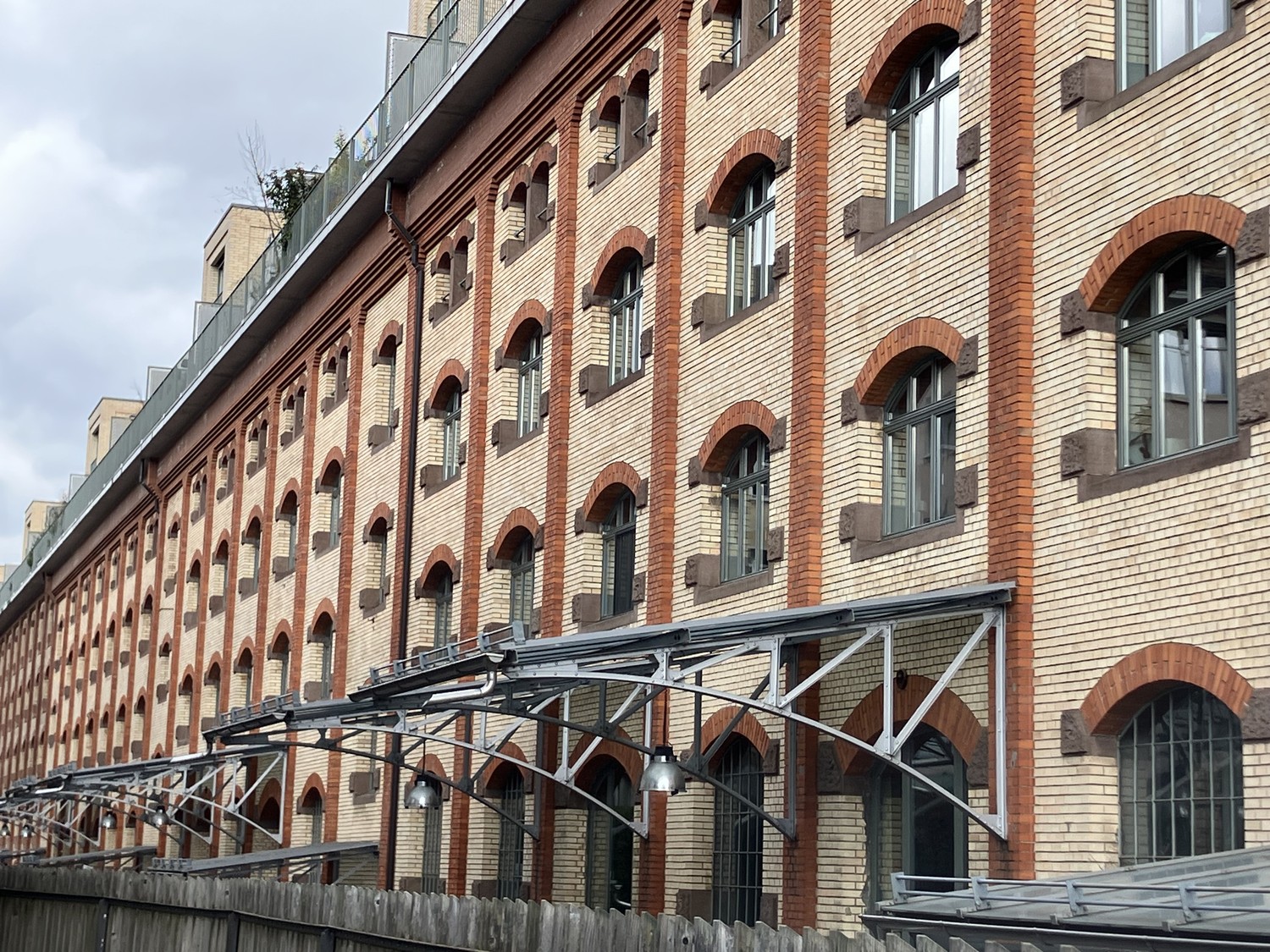45m² commercial