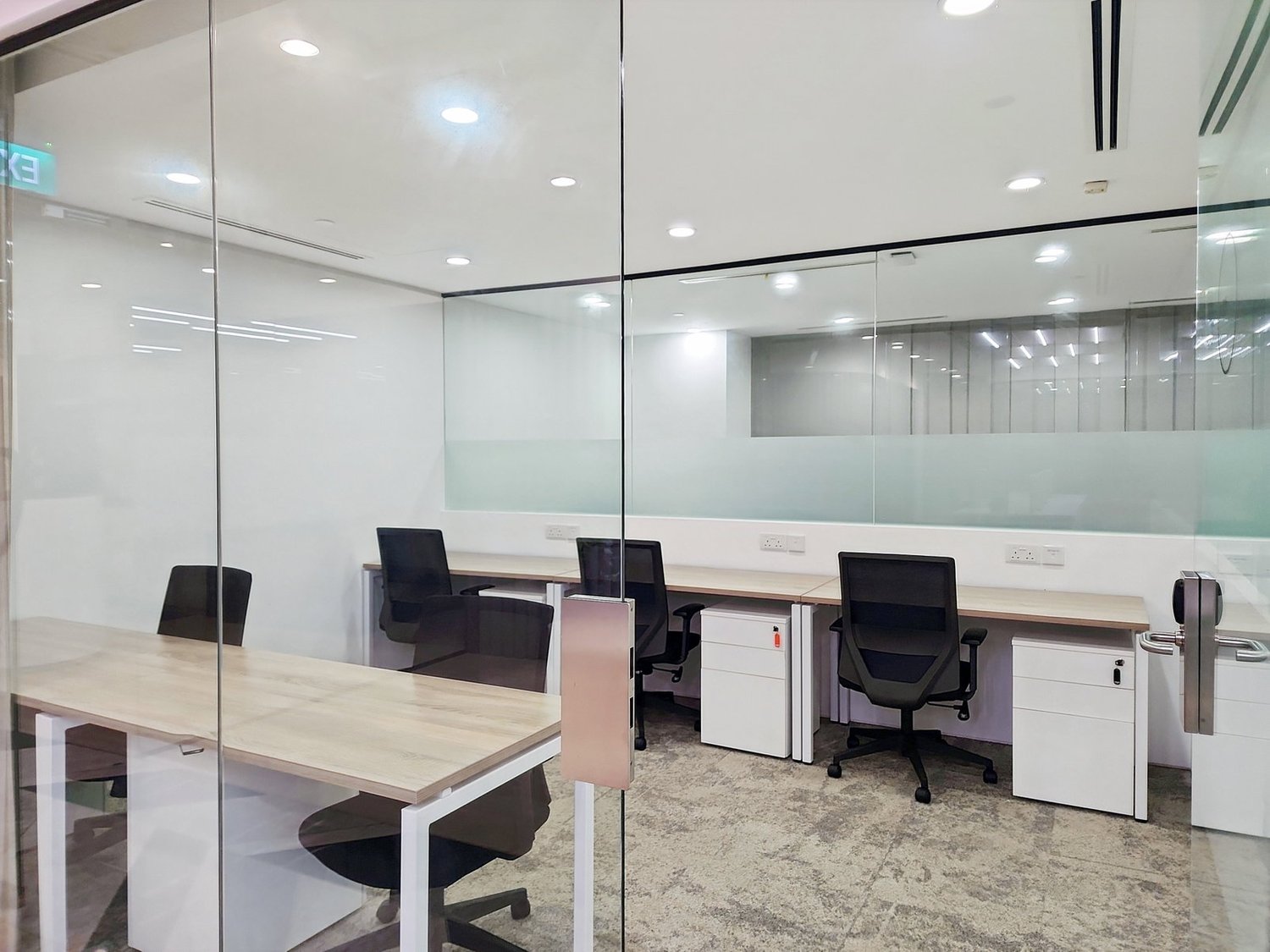 225m² office