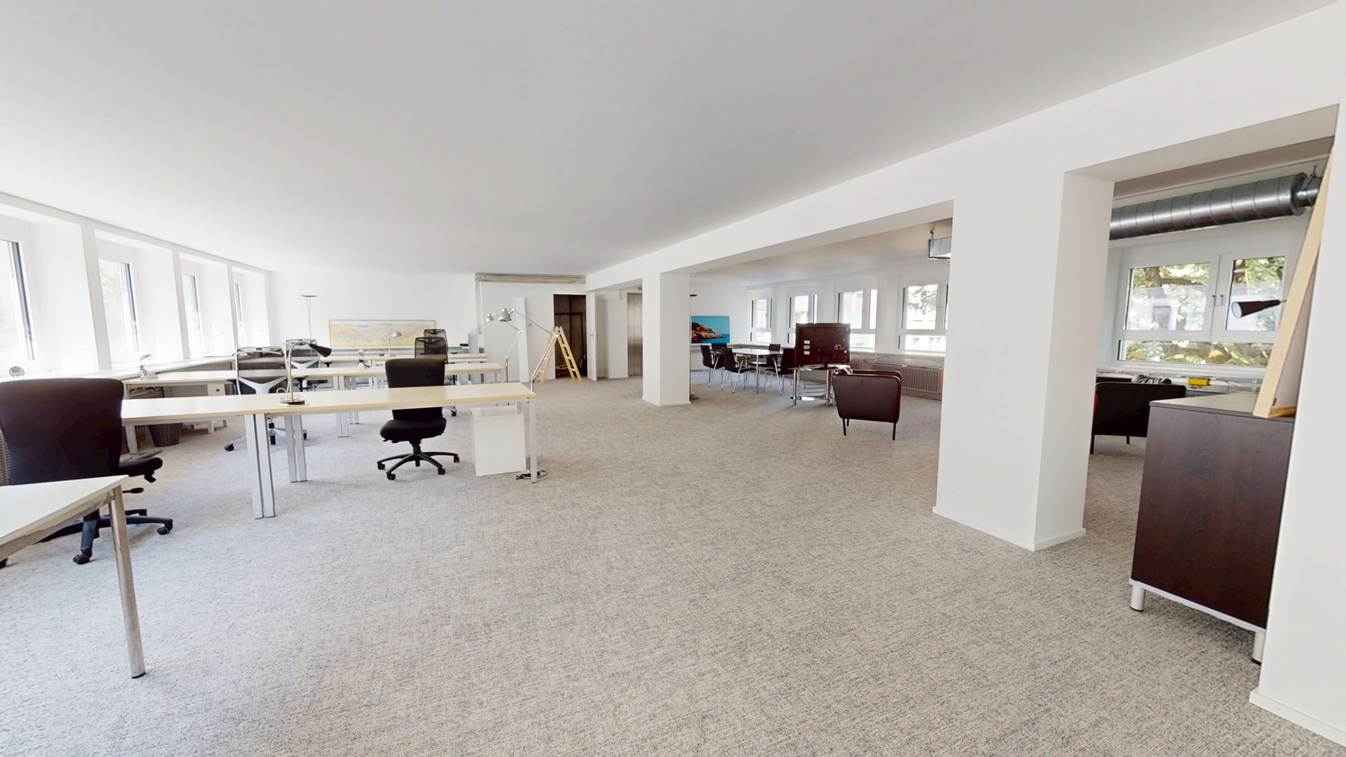 387m² office