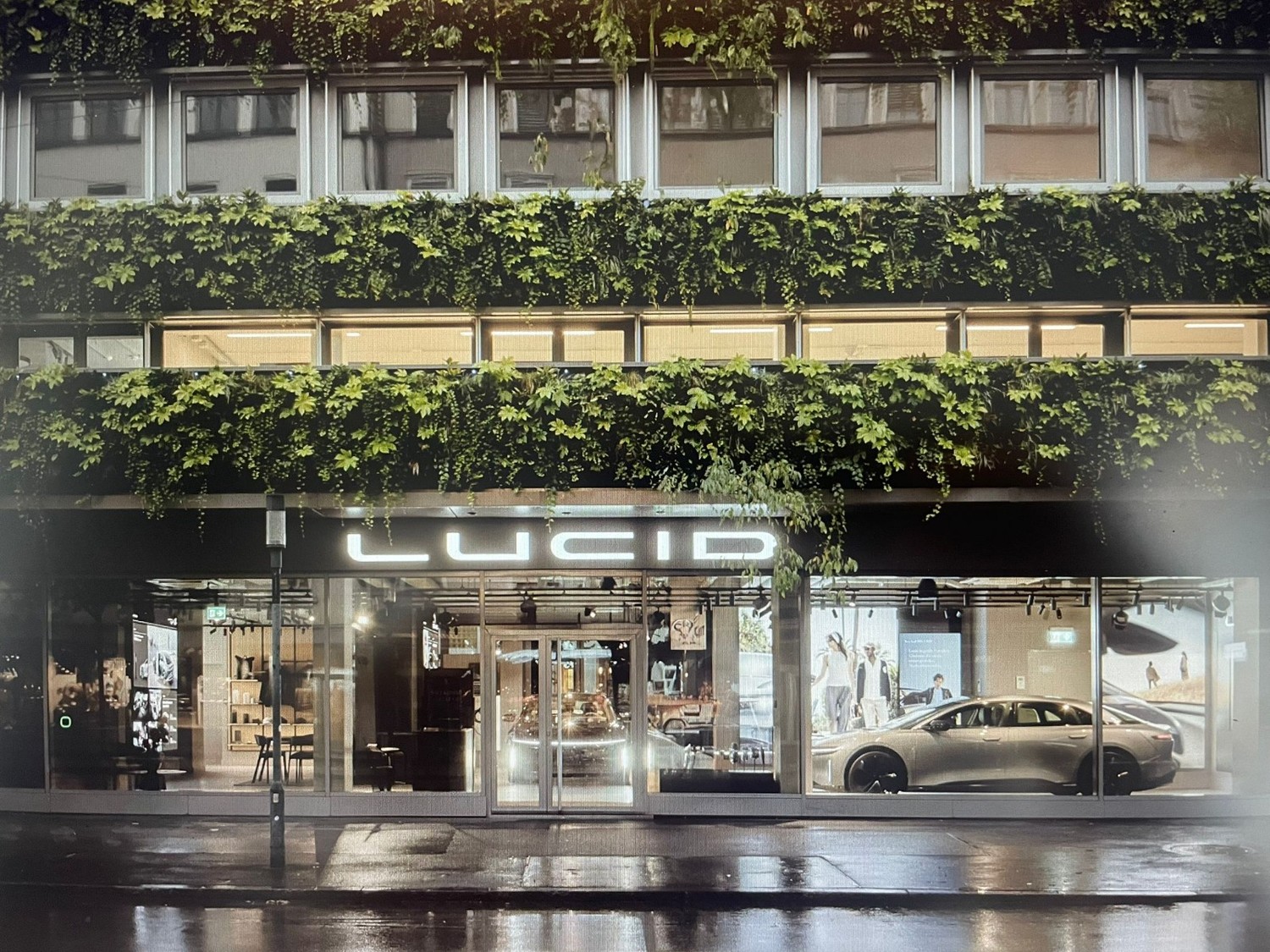 387m² office