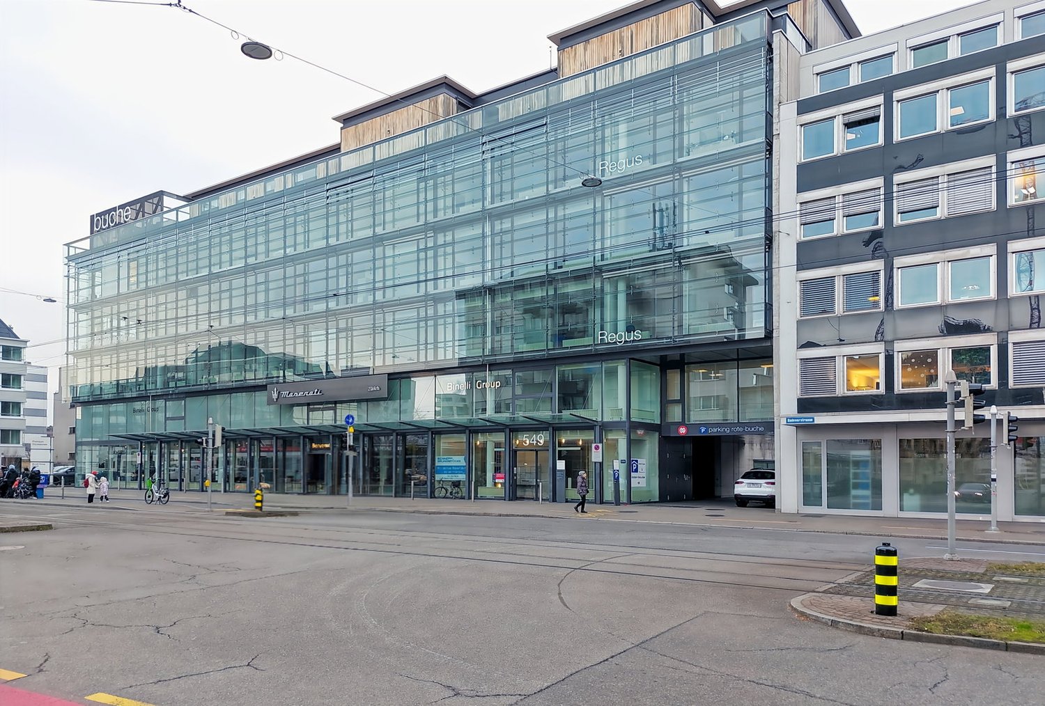 225m² office