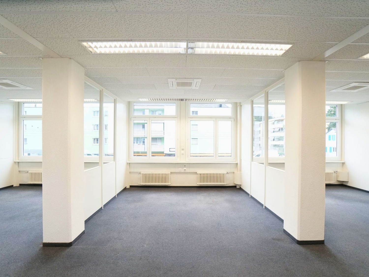 290m² office