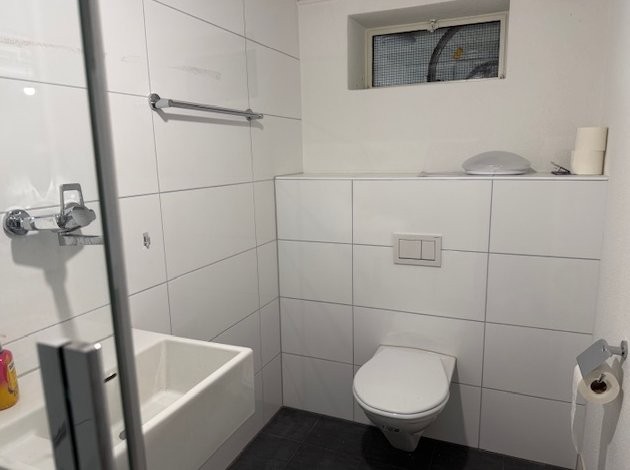 87m² commercial