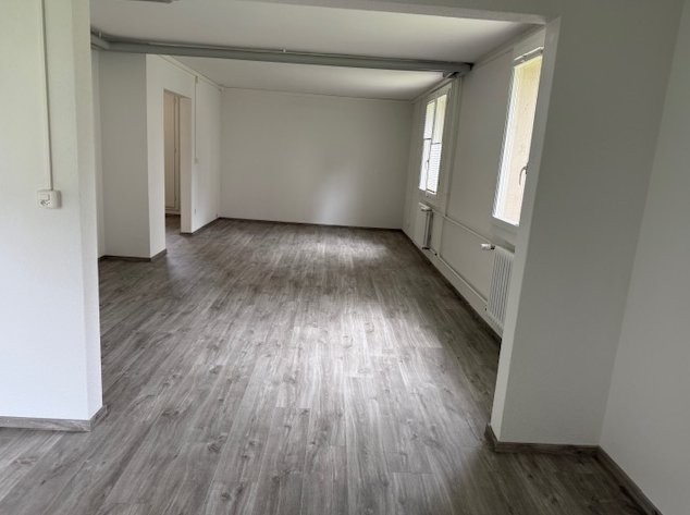 87m² commercial