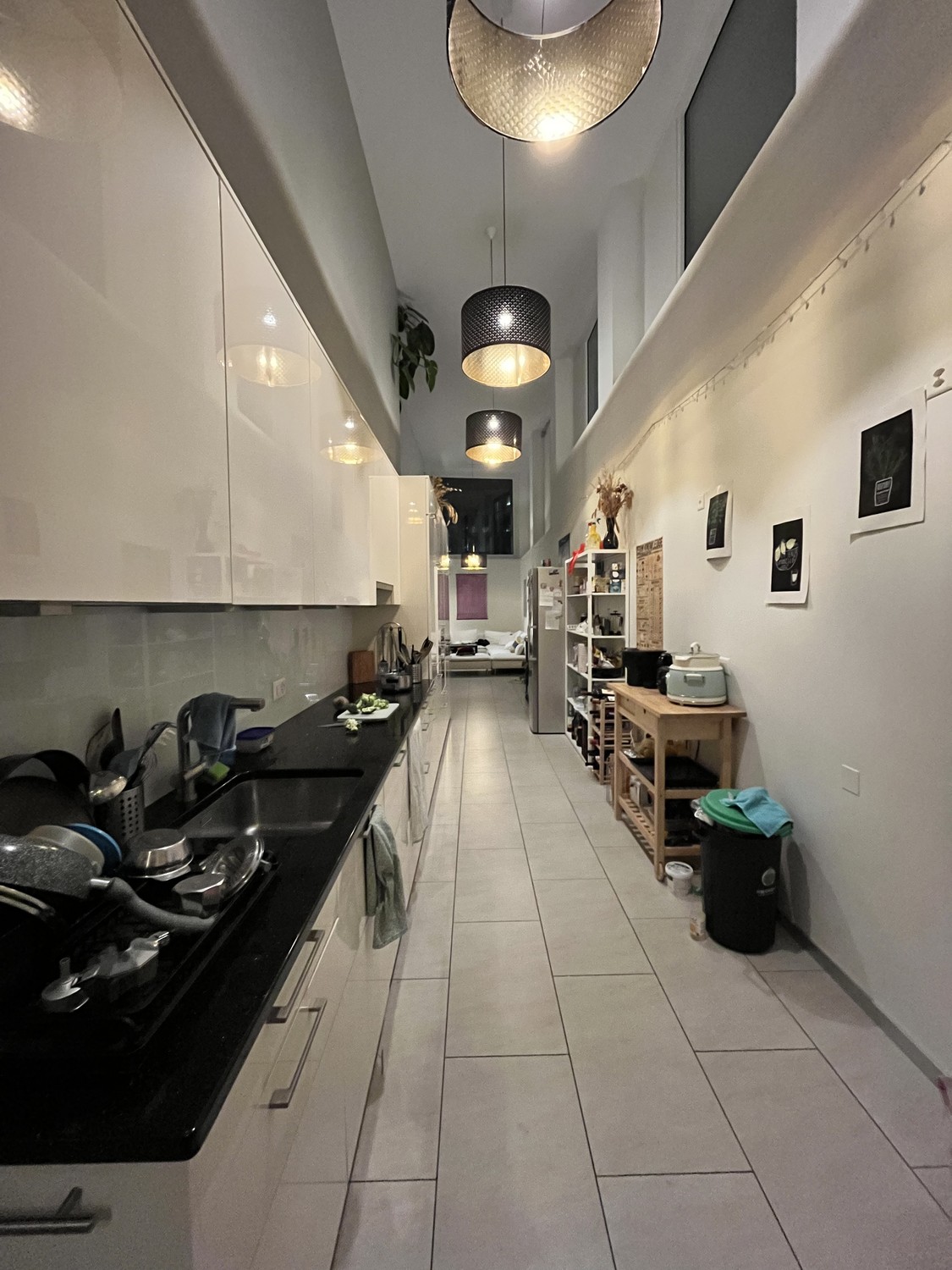 Zimmer in einer WG

Hi! 
Ich untervermiete mein Zimmer in einer Wohngemeinschaft in Zurich für 24 Tage, vom 14 August bis zum 7 September 2026.

📍 Lage: zwischen Alt-Wiedikon und Enge, nur 3 Gehminuten von Sihlcity entfernt, mit guten öffentlichen Verkehrsanbindungen

🏠 Über die Wohnung:
• WG mit 