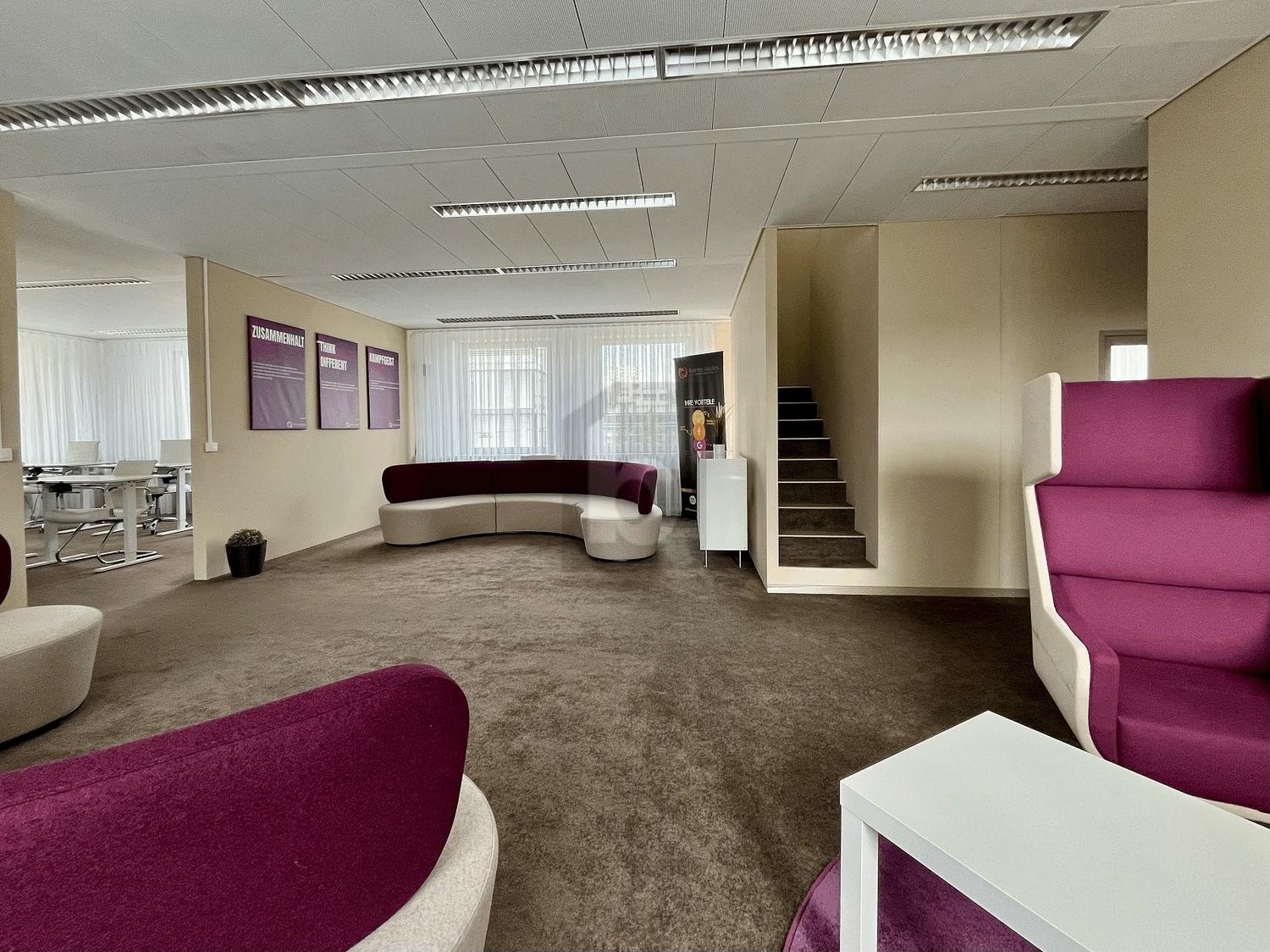 452m² office