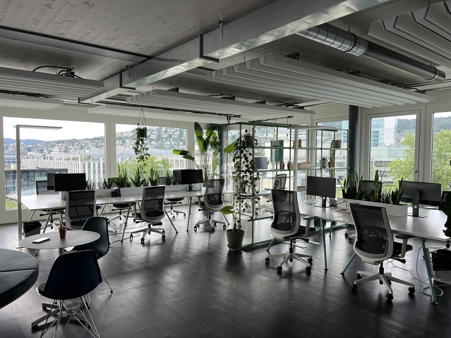 576m² office