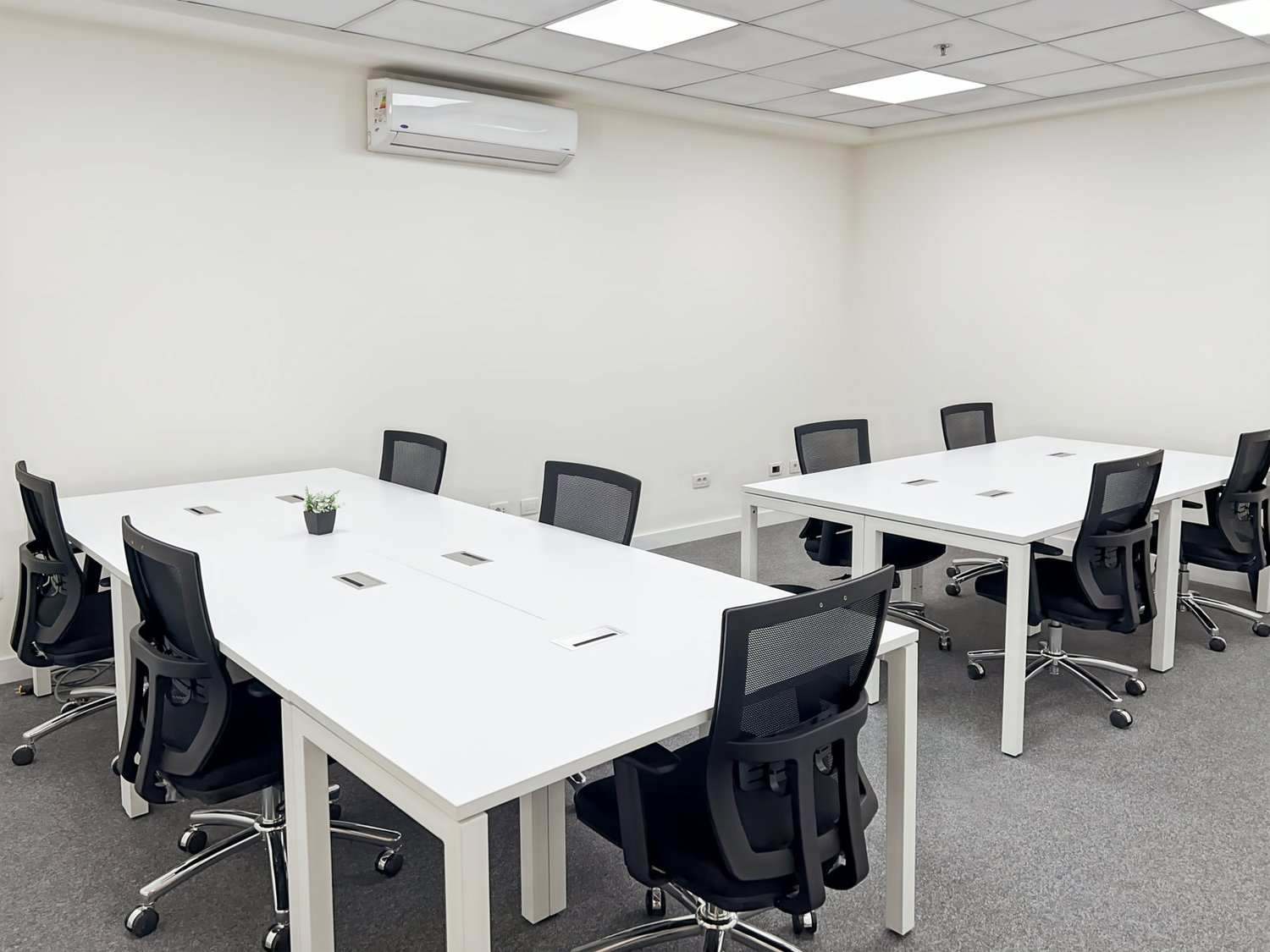 150m² office