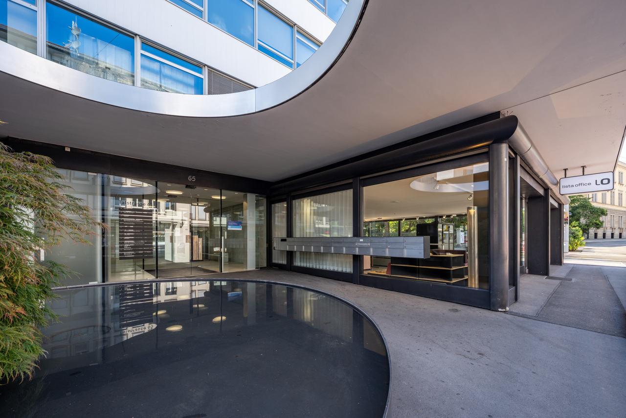 325m² office