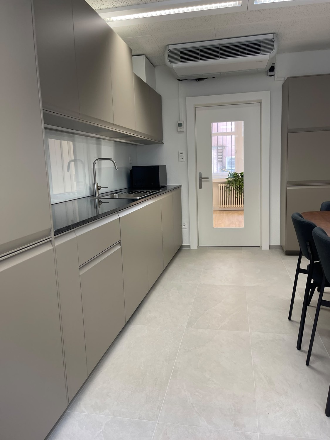 17-17m² office