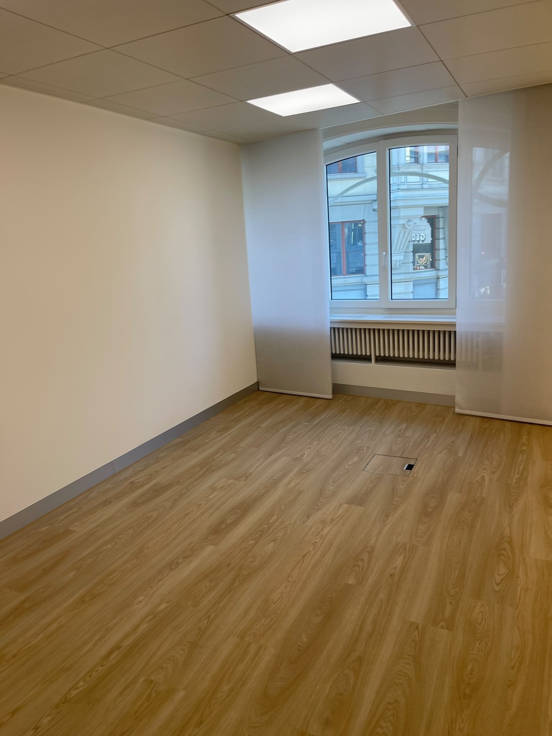 17-17m² office