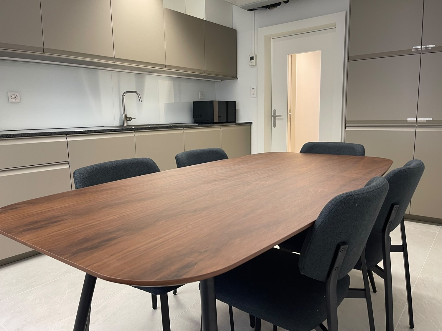 17-17m² office