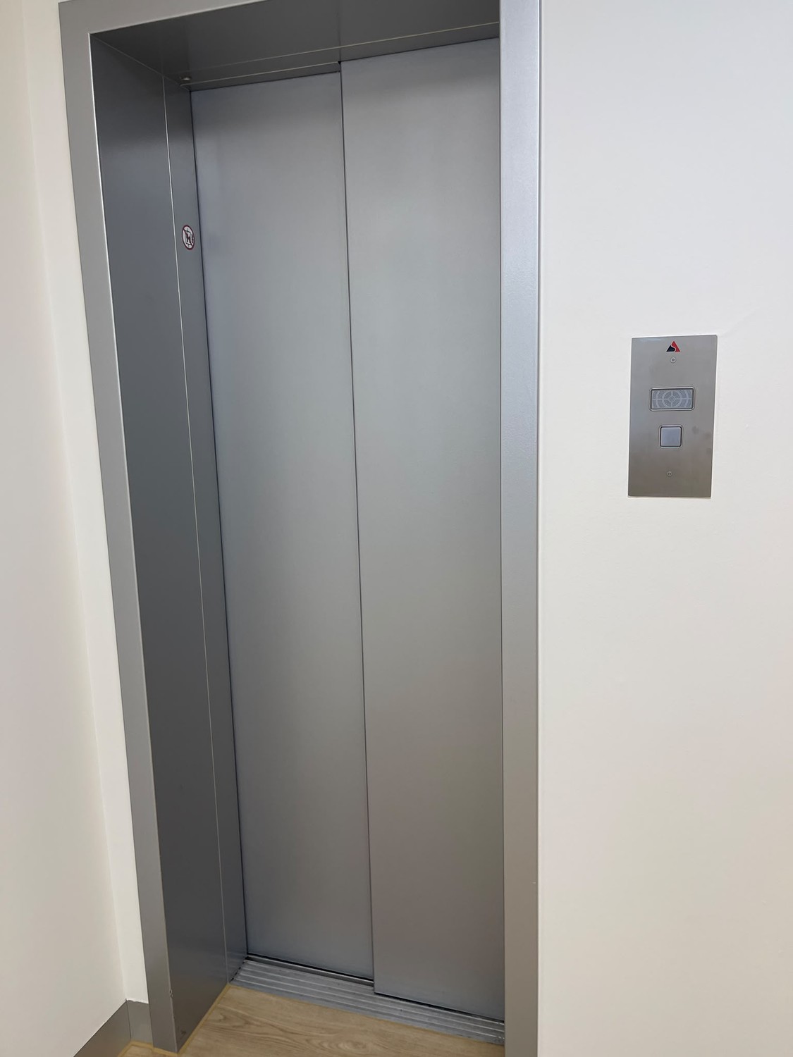 17-17m² office