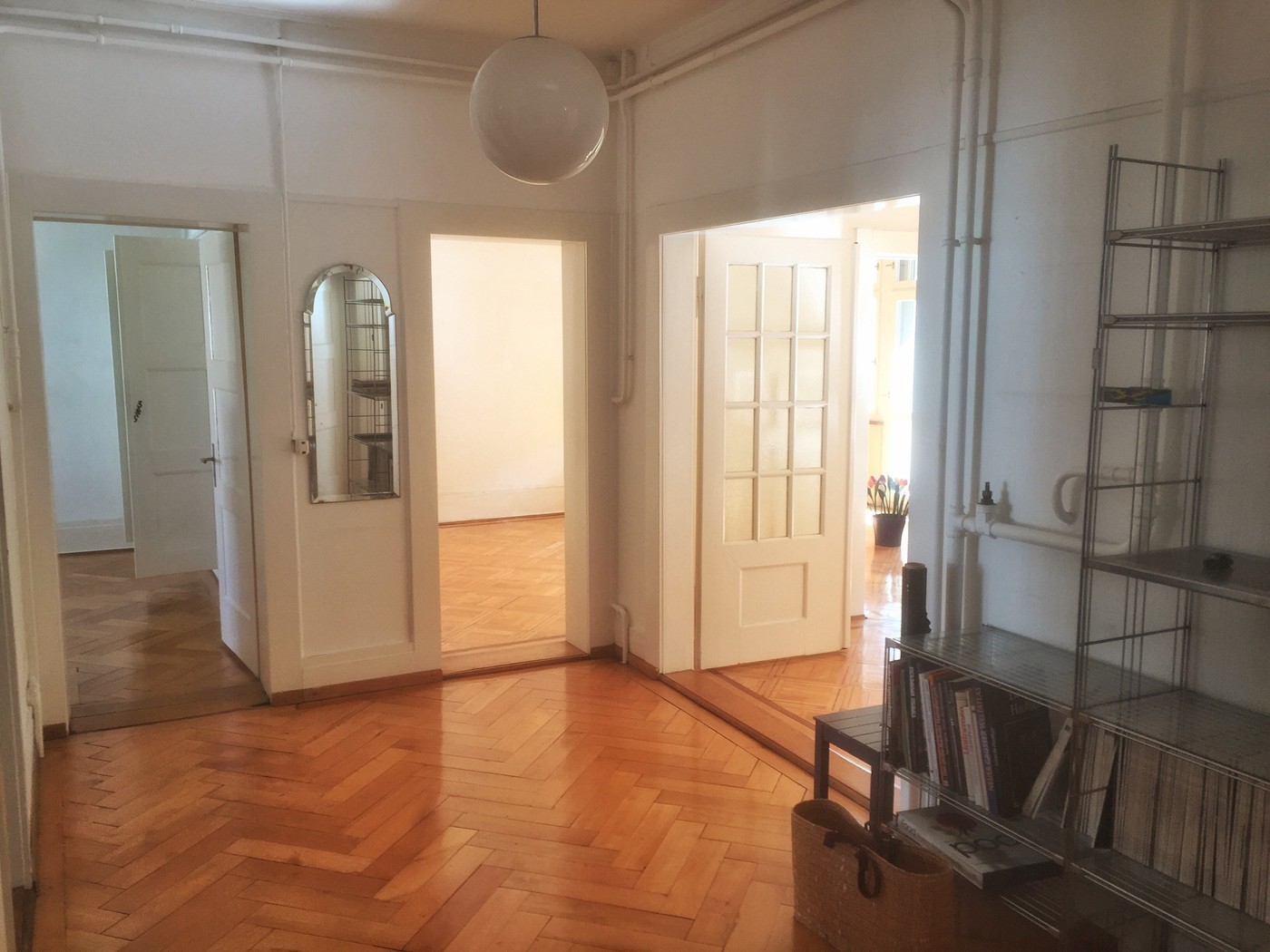 5 rooms apartment