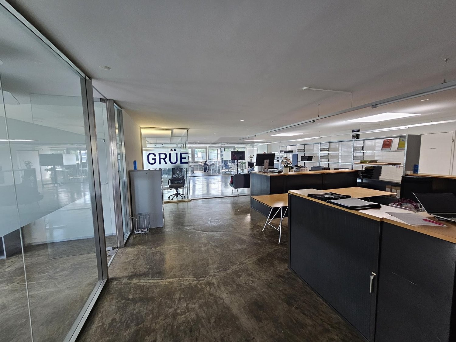 322m² office