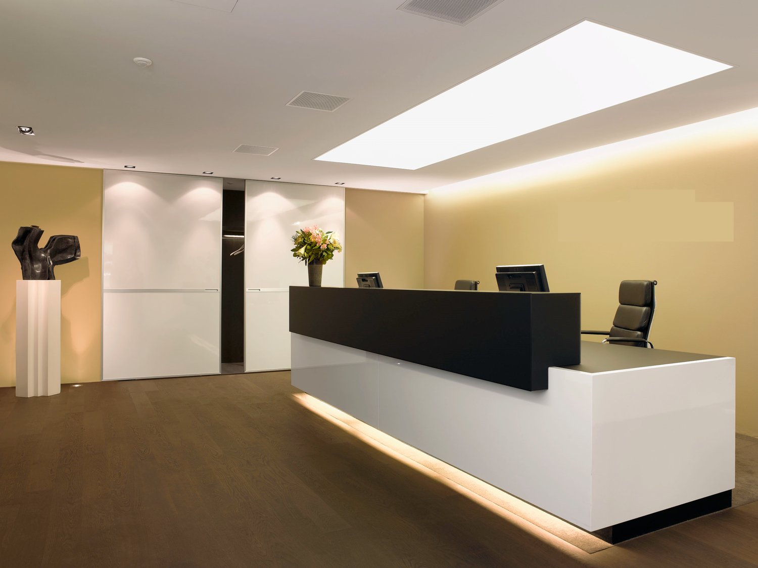 1700m² office