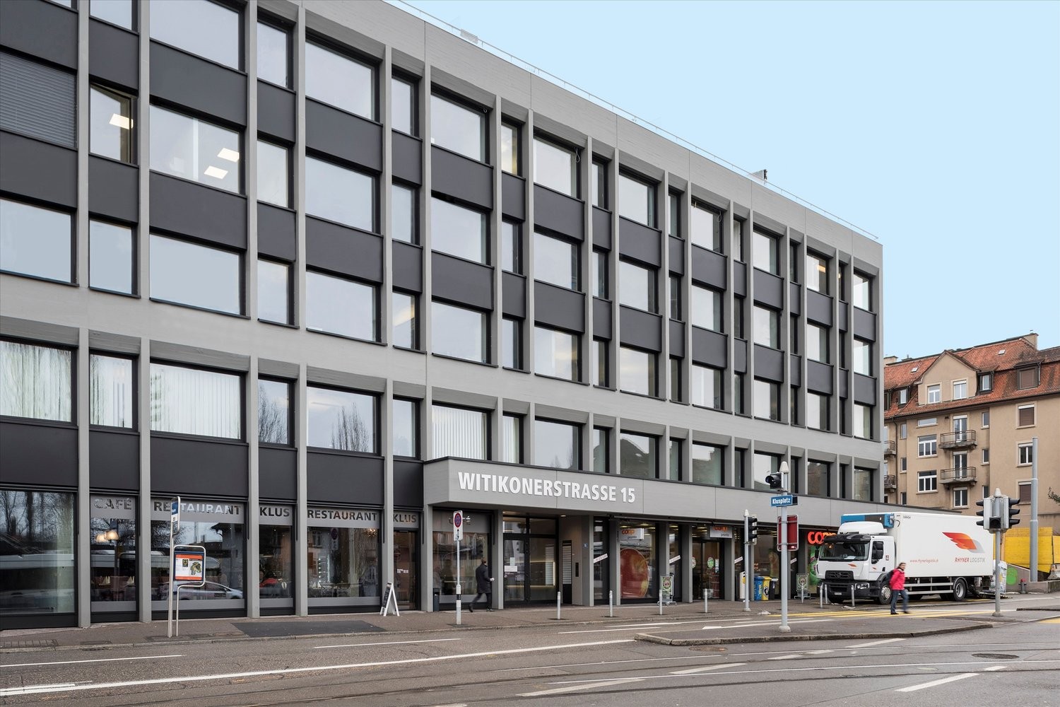 122m² commercial