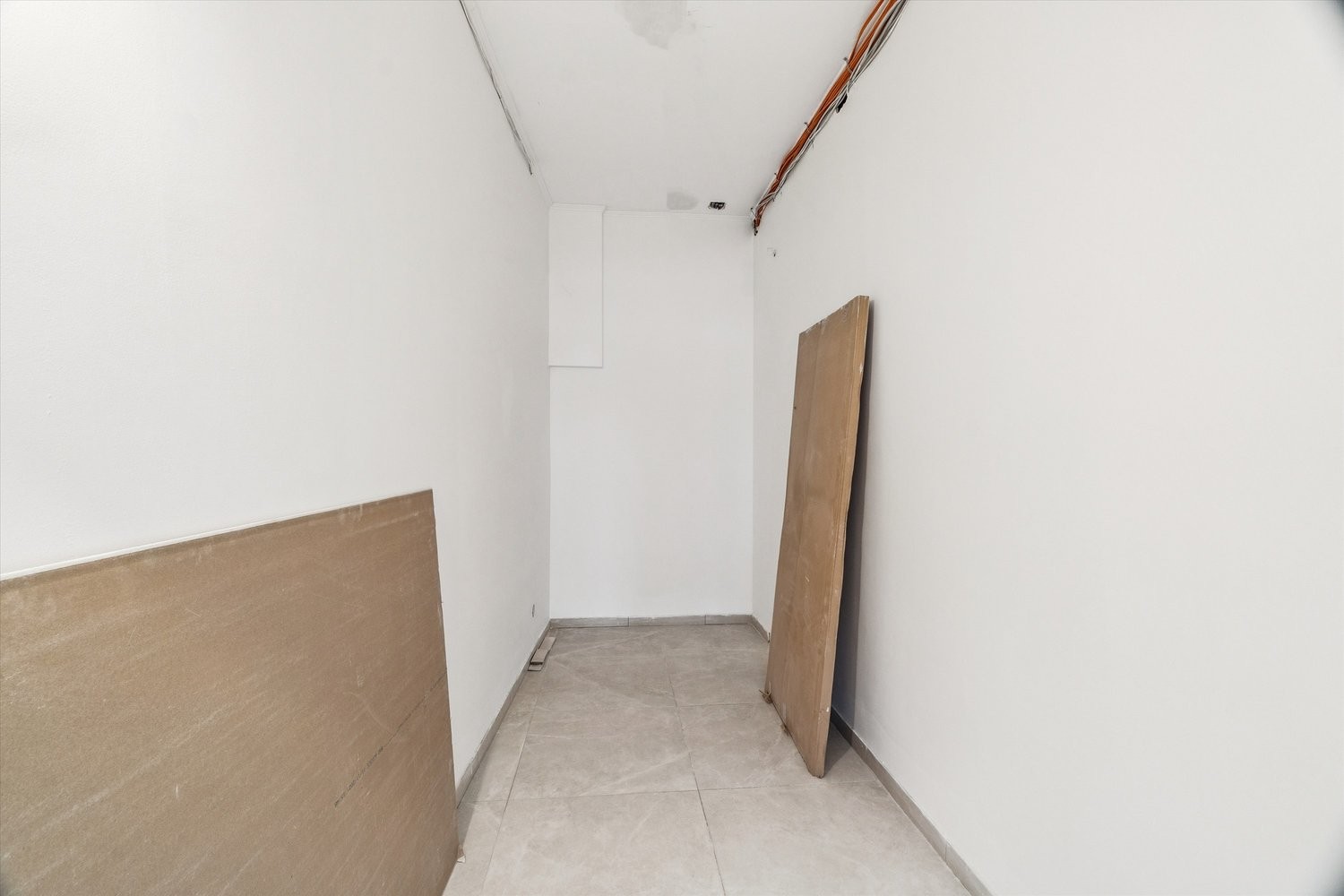 122m² commercial