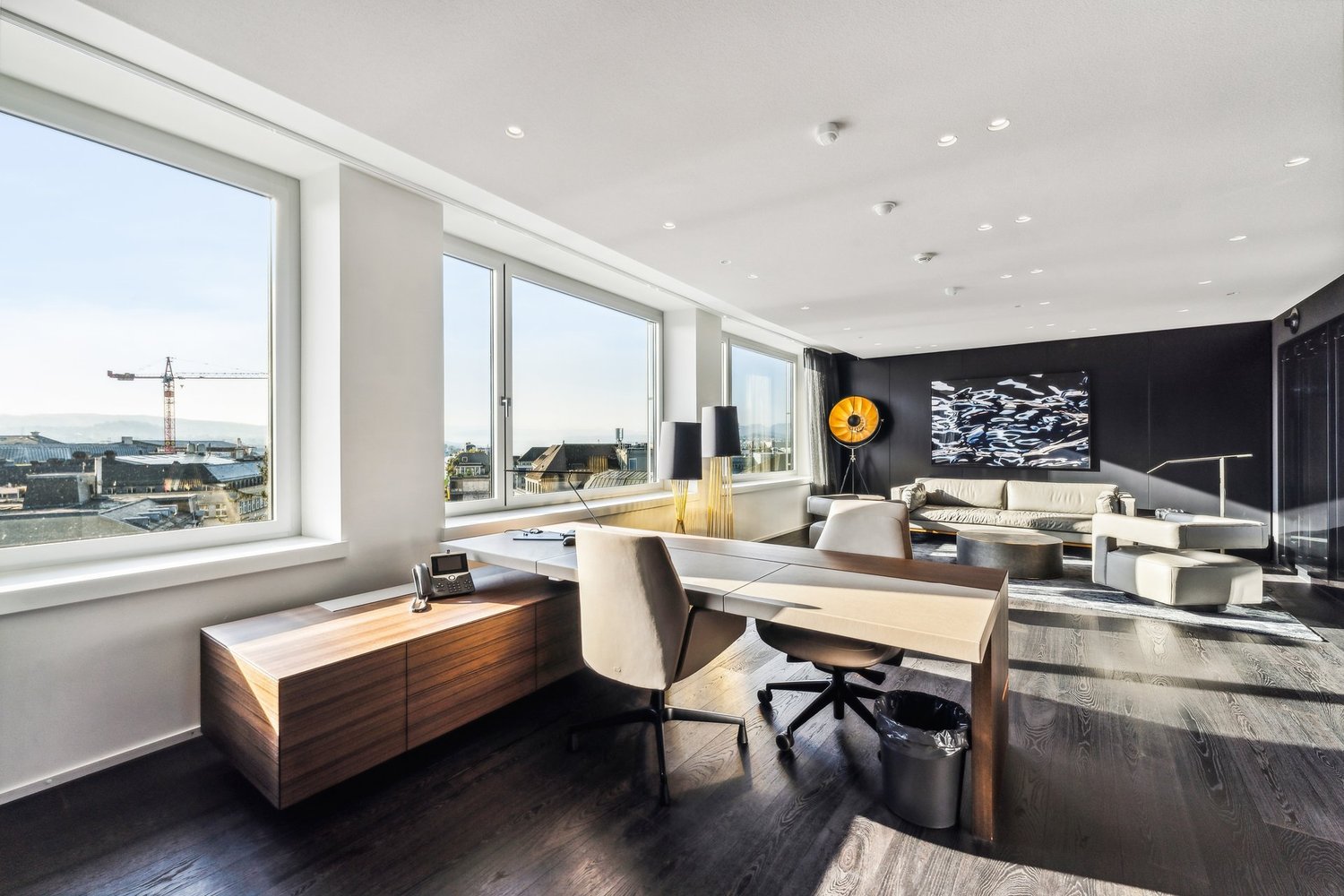 276m² office