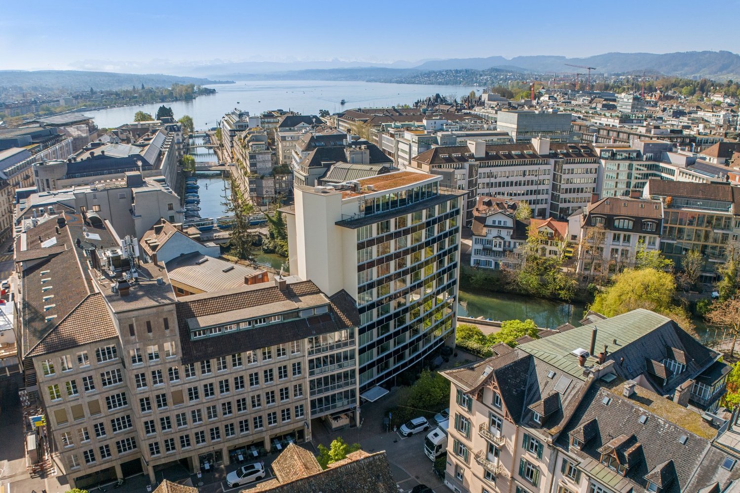 276m² office