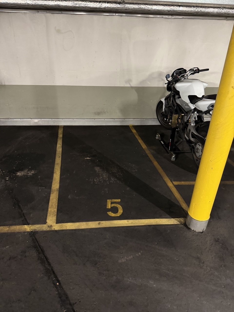 Underground slot, photo 1 of 2