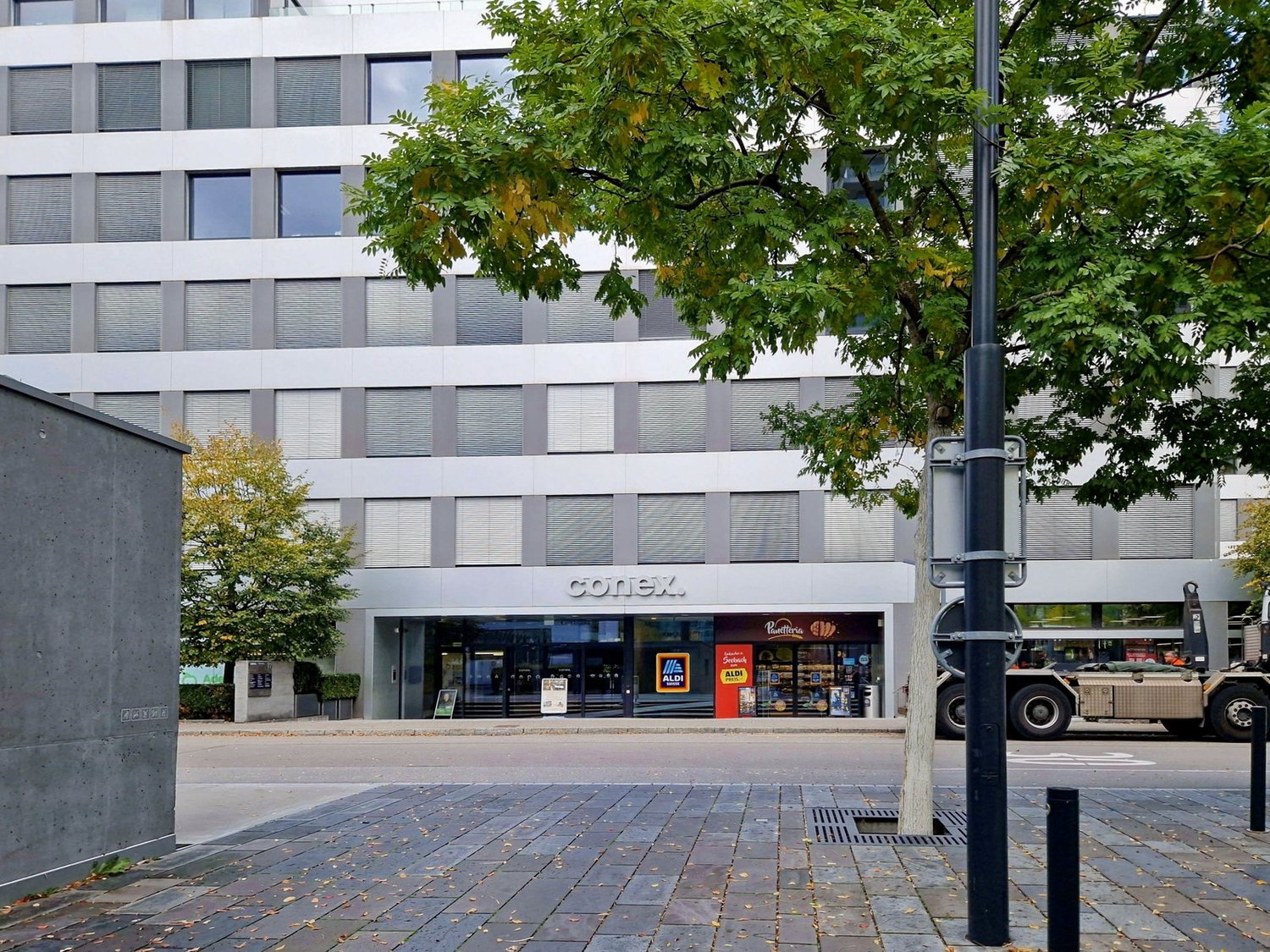150m² office