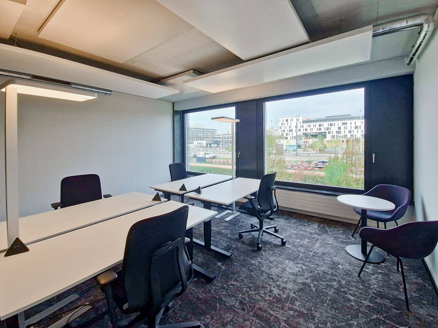 150m² office