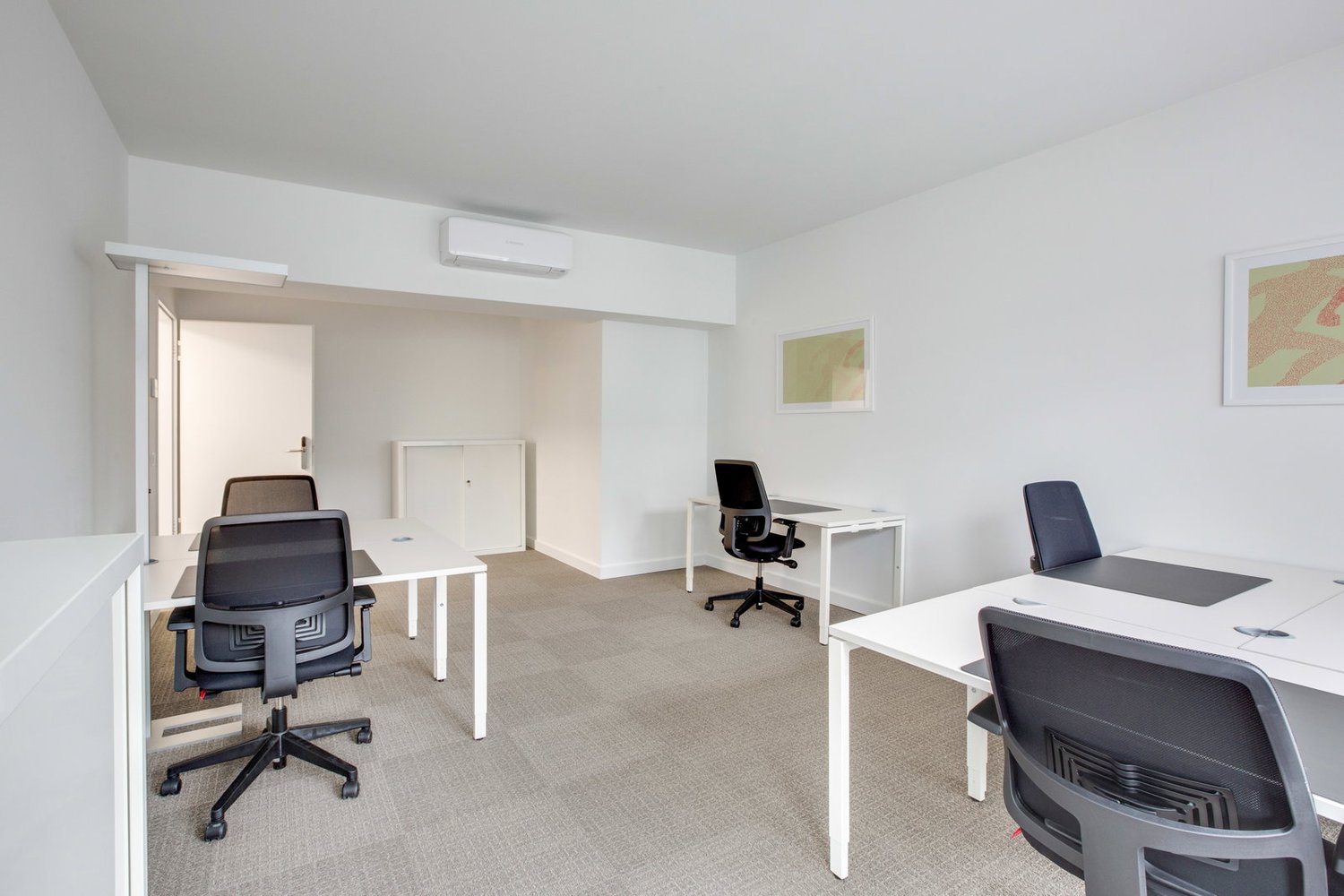 150m² office