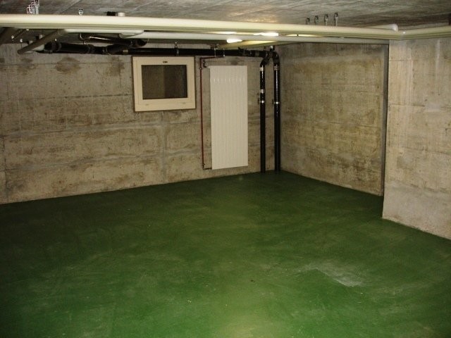 40m² storage room