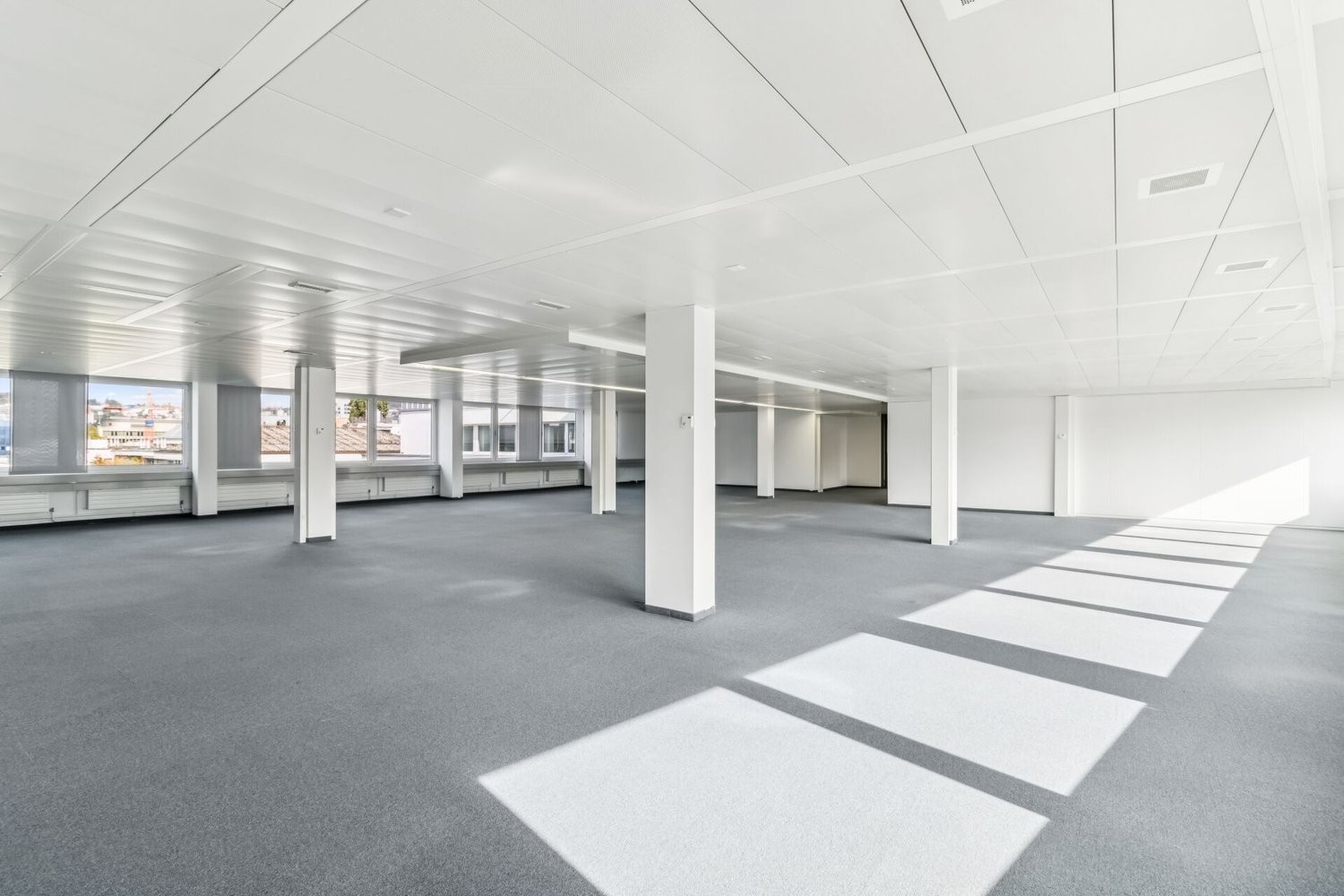 681m² office