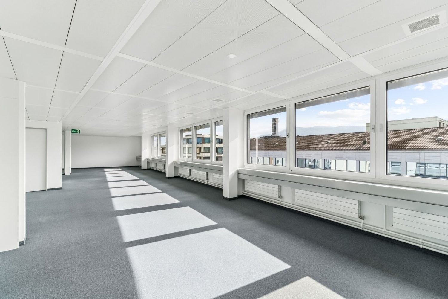 681m² office